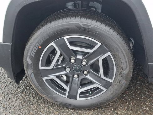 New 2026 Jeep Cherokee Laredo image 18