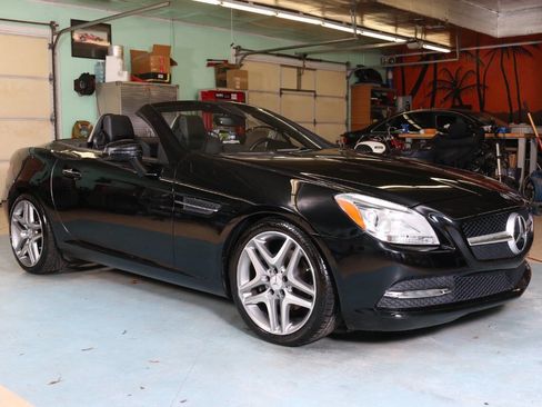 Used 2014 Mercedes-Benz SLK 250 w/ Premium Package image 6