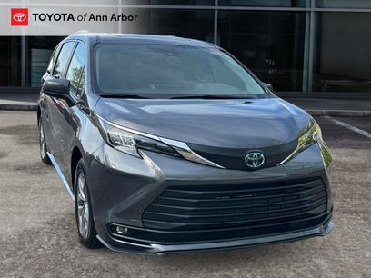 Certified 2025 Toyota Sienna XLE