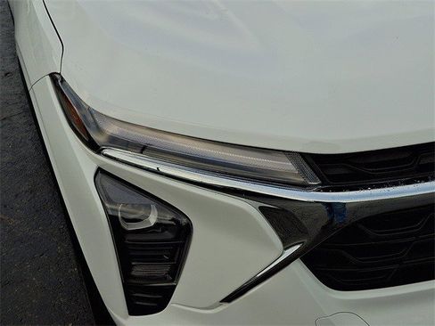 Certified 2024 Chevrolet Trax LT w/ Driver Confidence Package image 7