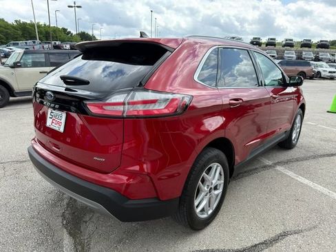 Used 2024 Ford Edge SEL w/ Convenience Package AWD/4WD image 7