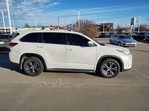Used 2018 Toyota Highlander Plus image 6
