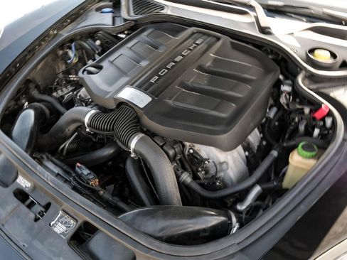 Used 2016 Porsche Panamera S image 59