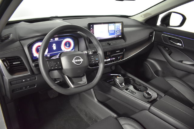 Certified 2026 Nissan Rogue Platinum w/ Platinum Premium Package AWD/4WD image 13