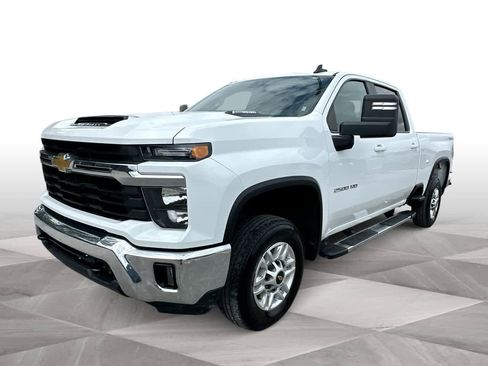 Used 2025 Chevrolet Silverado 2500 LT w/ Convenience Package AWD/4WD image 4