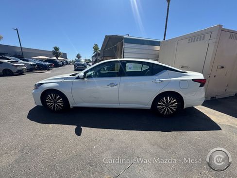 Used 2023 Nissan Altima 2.5 SV w/ SV Premium Package FWD image 6