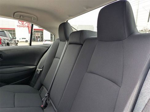 Used 2025 Toyota Corolla LE image 27