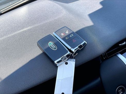 Certified 2023 Land Rover Discovery Sport SE AWD/4WD image 14