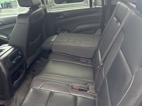 Used 2017 Chevrolet Suburban LT RWD image 10