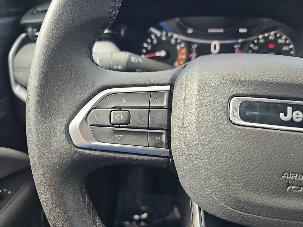 Used 2024 Jeep Compass Latitude AWD/4WD image 17