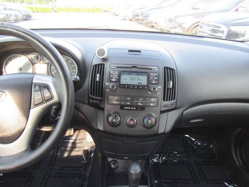 Used 2010 Hyundai Elantra SE w/ Popular Equipment Pkg 2 FWD image 27