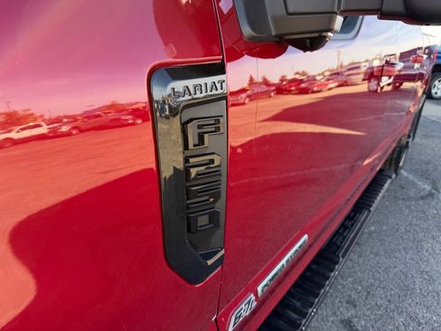 Used 2022 Ford F250 Lariat w/ Black Appearance Package AWD/4WD image 9