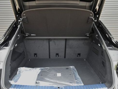 Certified 2025 Porsche Cayenne image 17