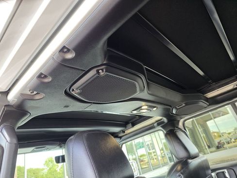 Used 2021 Jeep Wrangler Unlimited Sahara image 19