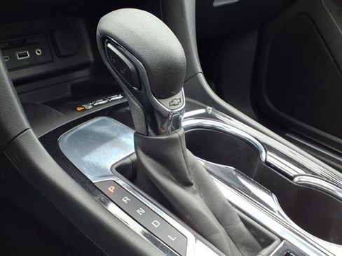 Used 2024 Chevrolet Equinox Premier image 15