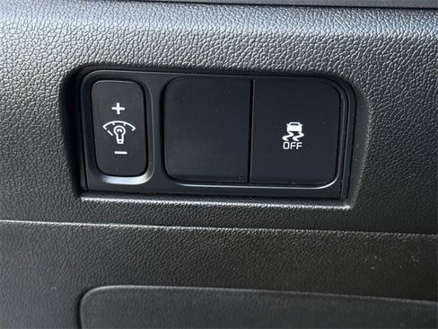 Used 2024 Kia Sorento S image 24