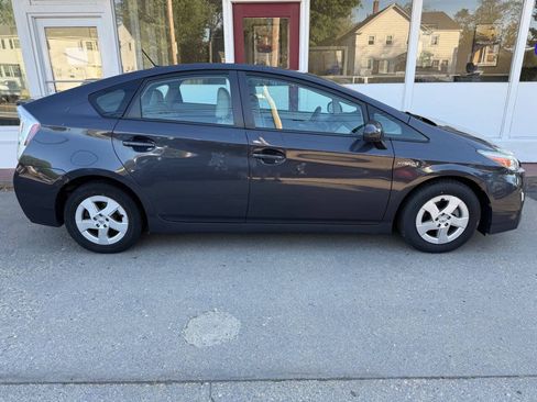 Used 2010 Toyota Prius FWD image 2