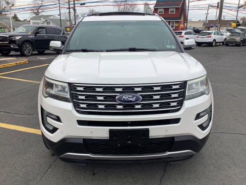 Used 2017 Ford Explorer Limited image 2