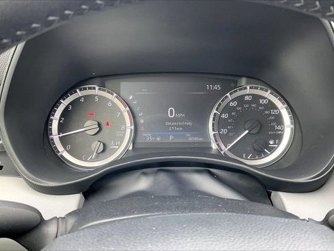 Used 2023 Toyota Highlander LE image 11