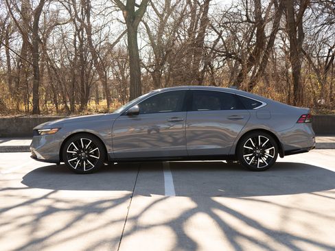Used 2024 Honda Accord Touring image 6