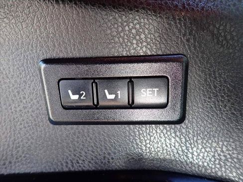 Used 2018 Toyota RAV4 Limited w/ Advanced Technology Package AWD/4WD image 15