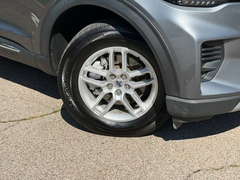 Used 2025 Ford Explorer Active AWD/4WD image 30