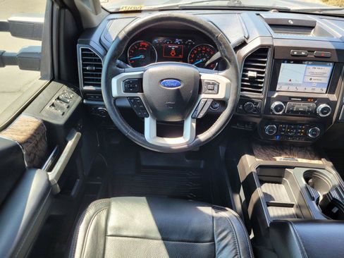 Used 2019 Ford F250 Lariat w/ Lariat Ultimate Package AWD/4WD image 18