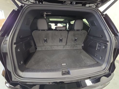 Used 2024 Chevrolet Traverse RS AWD/4WD image 34
