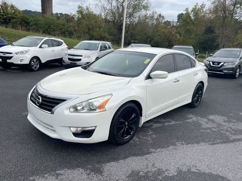 Used 2015 Nissan Altima 2.5 S w/ Power Driver Seat Package FWD image 2