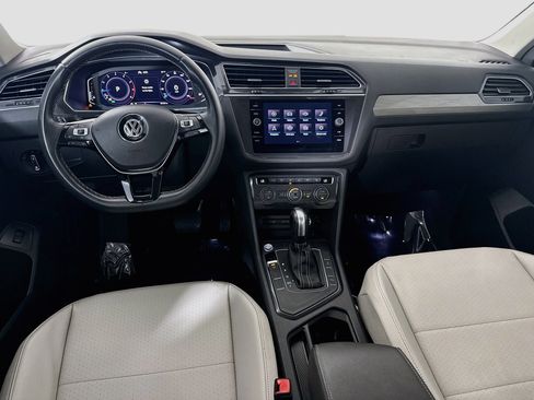 Used 2021 Volkswagen Tiguan SEL FWD image 17