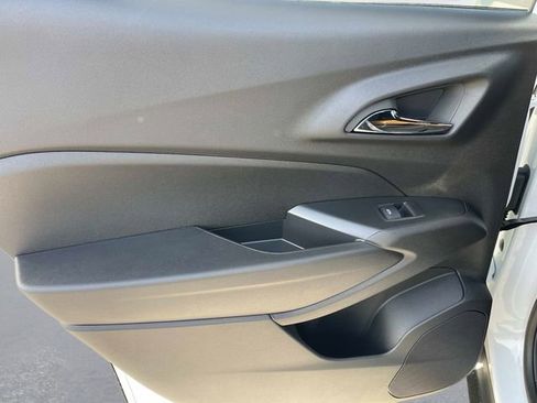 New 2026 Chevrolet Trax RS w/ Sunroof Package image 17