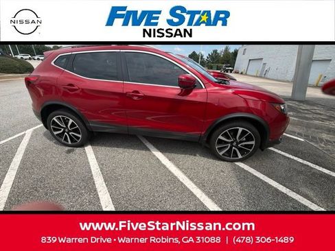 Used 2018 Nissan Rogue Sport SL w/ SL Premium Package FWD image 4