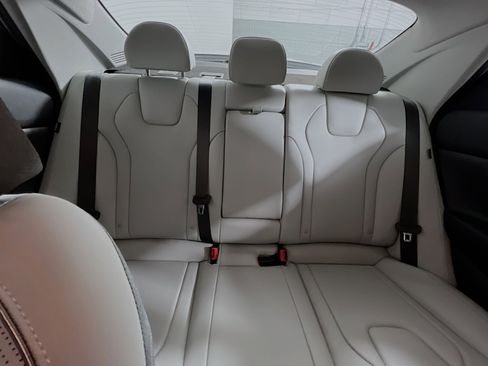 Used 2024 Hyundai Elantra Limited image 33