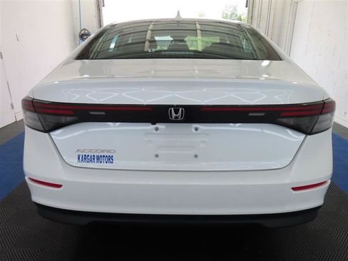 Used 2024 Honda Accord EX image 11