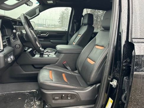 Used 2024 GMC Sierra 1500 AT4 w/ Technology Package image 8