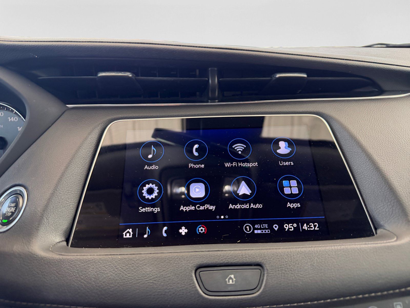 Used 2023 Cadillac XT4 Luxury w/ Cold Weather Package FWD image 20