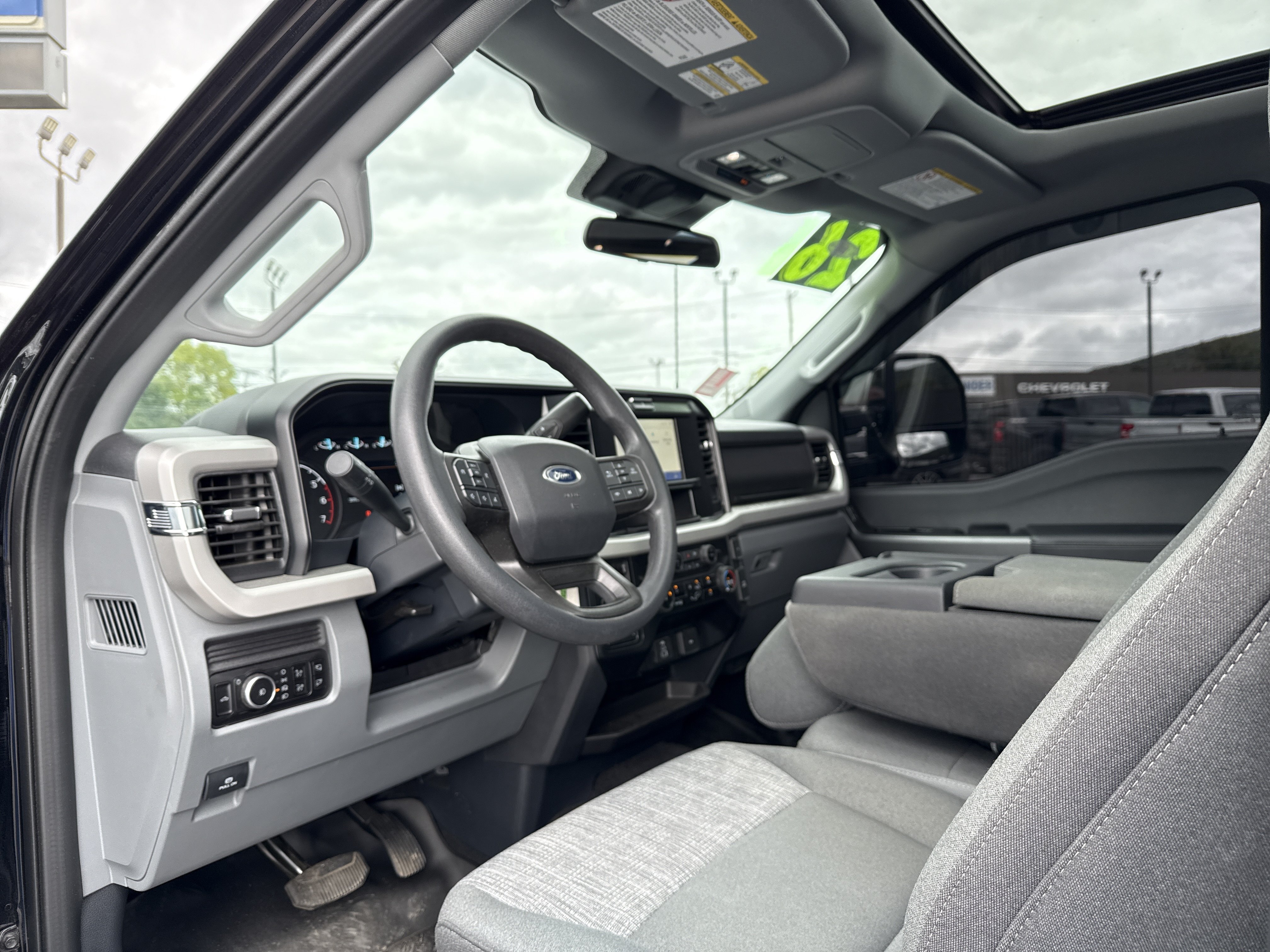 Used 2026 Ford F250 XLT w/ Tremor Off-Road Package AWD/4WD image 14