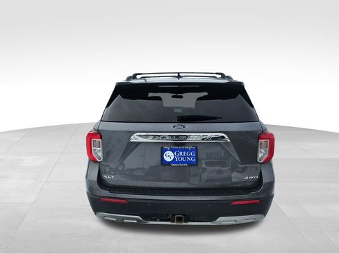 Used 2022 Ford Explorer XLT w/ Equipment Group 202A image 8