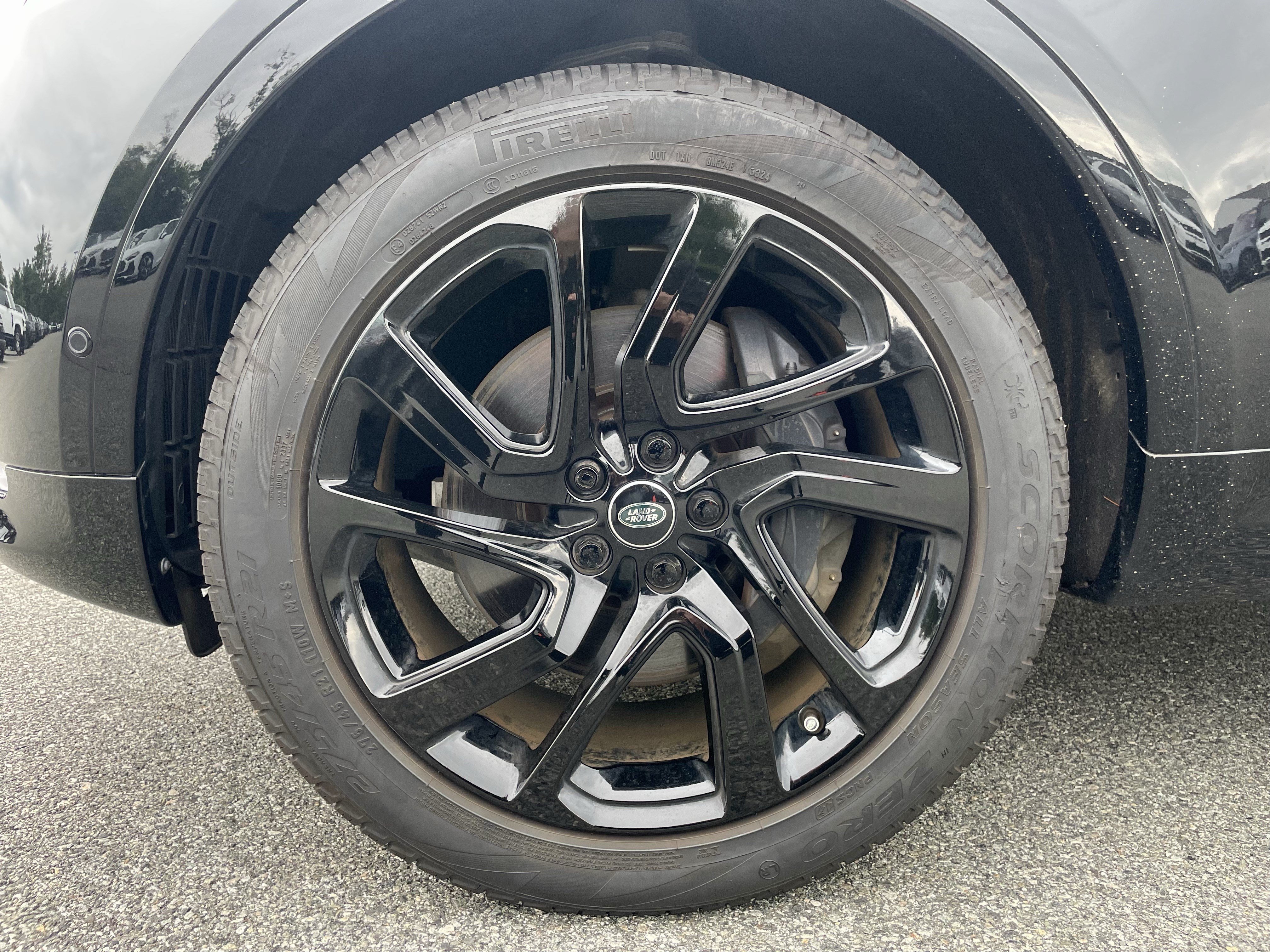 Certified 2025 Land Rover Discovery Dynamic SE AWD/4WD image 9