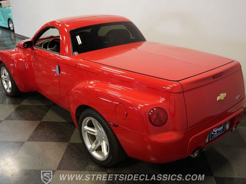 Used 2003 Chevrolet SSR w/ Preferred Equipment Group RWD image 27