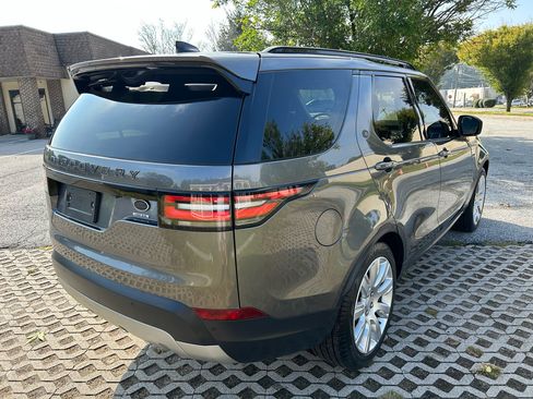 Used 2017 Land Rover Discovery HSE image 5