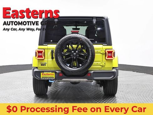 Used 2023 Jeep Wrangler Unlimited Sahara AWD/4WD image 6