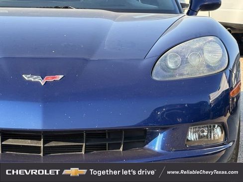 Used 2005 Chevrolet Corvette Coupe w/ Preferred Equipment Group RWD image 9