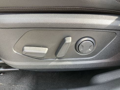 Used 2025 Kia Sportage EX image 14