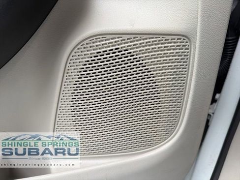 Used 2024 Chrysler Pacifica Touring-L image 30