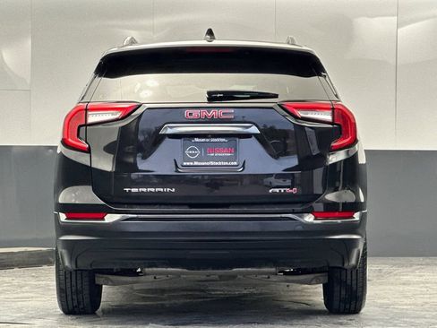 Used 2023 GMC Terrain AT4 image 4