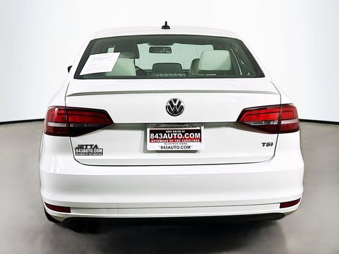 Used 2017 Volkswagen Jetta Sport FWD image 6
