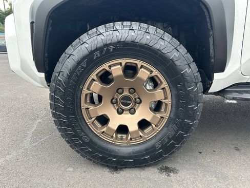 Used 2026 Toyota 4Runner TRD Off-Road Premium AWD/4WD image 12
