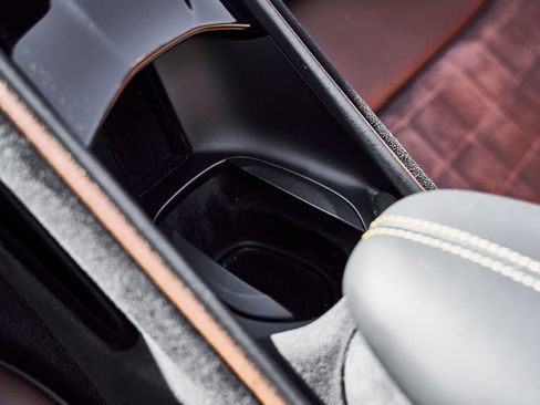 Used 2024 Ferrari Roma Spider RWD image 62