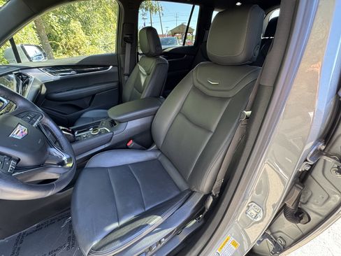 Used 2025 Cadillac XT6 Premium Luxury image 38
